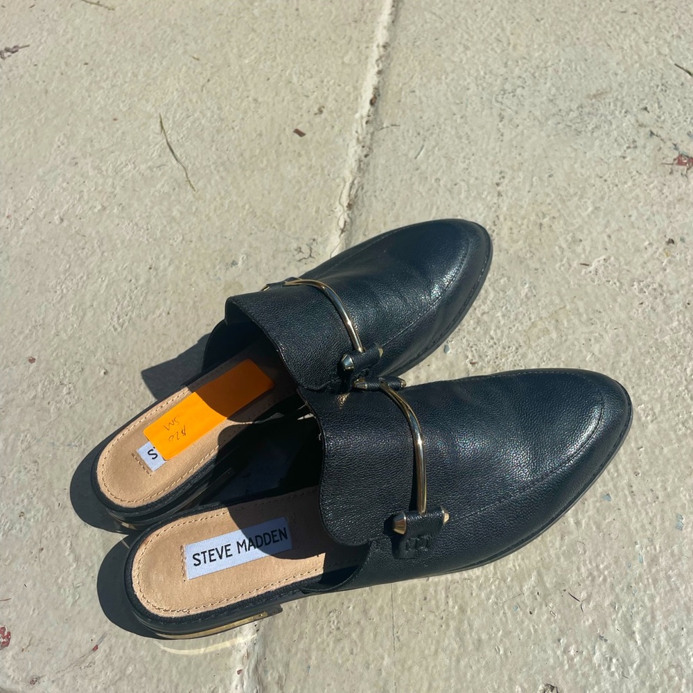 Steve Madden size 7 - black leather loafer mules